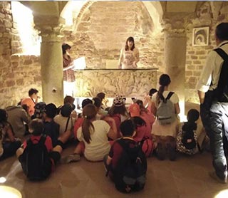 come-un-libro-di-pietra-letture-animate-birba-chi-legge-festival-narrazione-assisi-umbria.jpg