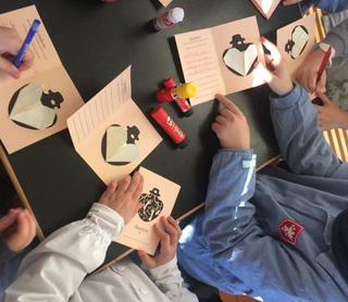 laboratorio-il-castello-delle-fiabe-incrociate-laboratorio-bambini-adulti-festival-assisi-birba-chi-legge.jpg