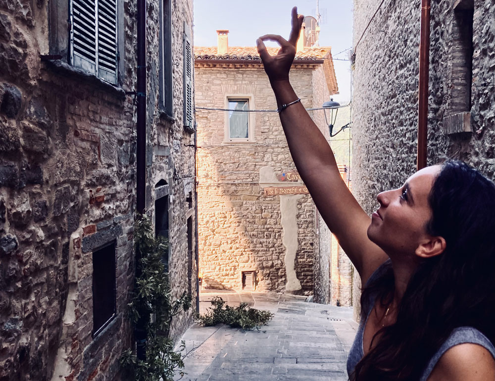 TRA CIELO E TERRA Esplorazione urbana itinerante e creativa a cura di Noemi Dicorato - Birba chi legge Festa delle storie per bambini e ragazzi, Assisi 2023