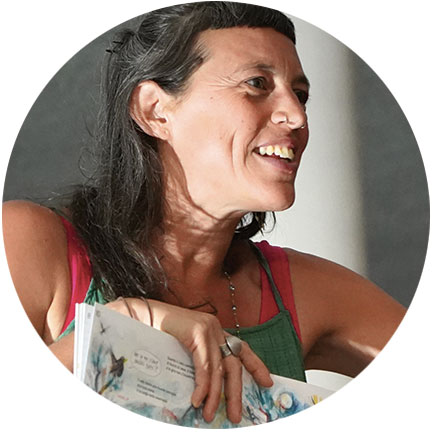 Marina Girardi è l'autrice dell'immagine del Festival Birba chi legge Assisi fa storie 2019