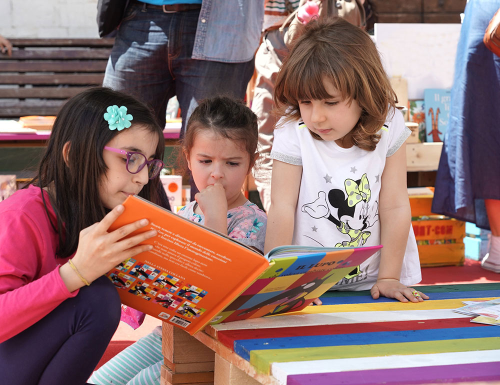 Bookshop della festa delle storie a cura della Libreria PopUp - Birba chi legge Assisi 2022