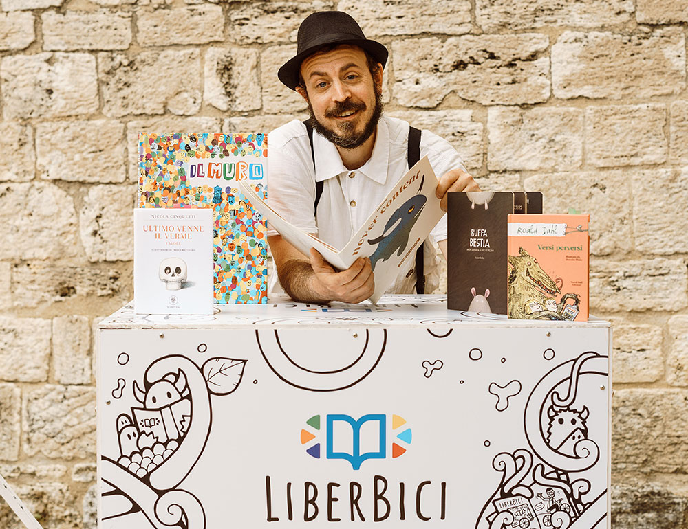 C'è posto per tutti - Performance di lettura con La LiberBici con Michele Volpi - Birba chi legge Festa delle storie per bambini e ragazzi, Assisi 2021